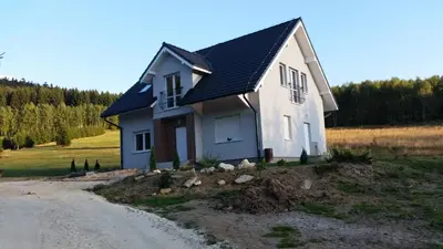 Budynek, w którym mieści się willa