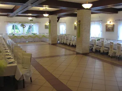 Restauracja lub miejsce do jedzenia w obiekcie Zajazd Idylla