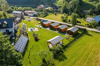 Przyroda w pobliżu tego domu w stylu alpejskim