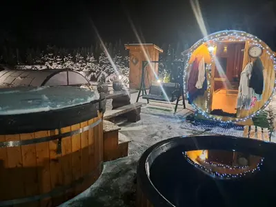 Plan piętra w obiekcie Drewniany Domek Daria i Tomek 2 domki na 8 osób