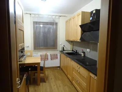 Kuchnia lub aneks kuchenny w obiekcie Apartament w centrum, garaż i jakuzzi w cenie
