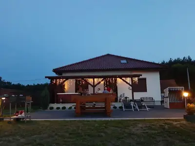 Budynek, w którym mieści się willa