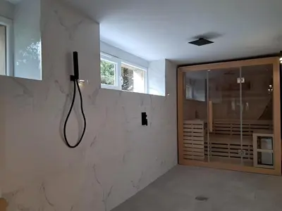 Łazienka w obiekcie Szwajcarka Willa z sauną i jacuzzi