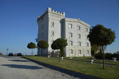 Budynek, w którym mieści się hotel