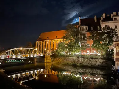 Budynek, w którym mieści się apartament