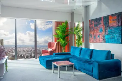 Część wypoczynkowa w obiekcie Apartamenty Sky Tower by BQQK