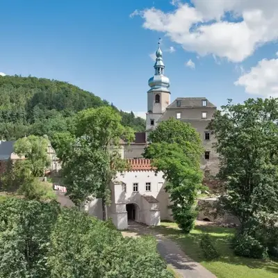Zamek Sarny - Schloss Scharfeneck