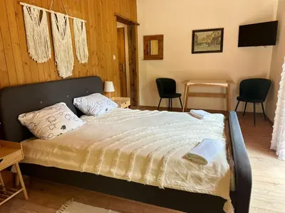 Łóżko lub łóżka w pokoju w obiekcie Cicha Woda