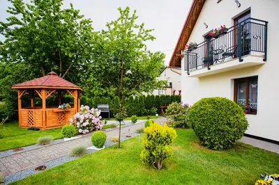 Ogród w obiekcie Apartamenty Pod Cisem