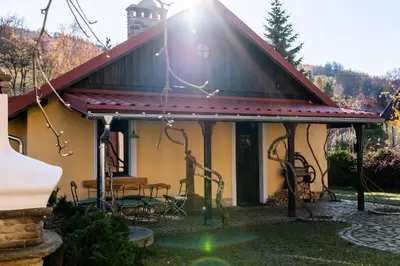 Budynek, w którym mieści się dom wakacyjny