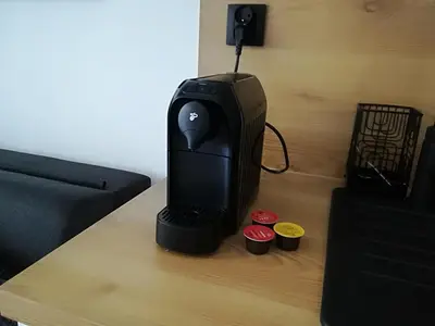 Zestaw do parzenia kawy i herbaty w obiekcie Apartament Wrocław Centrum Dorzecze Legnickiej