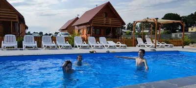 Basen w obiekcie MIODOWA SADYBA Domki całoroczne Kluczbork lub w pobliżu