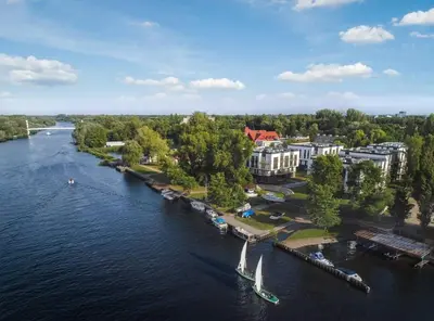 Widok na rzekę nieopodal tego apartamentu