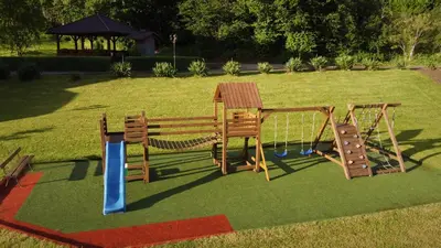 Plac zabaw dla dzieci w obiekcie Agroturystyka Willa Maria