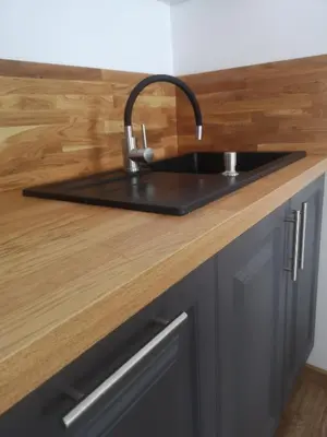 Kuchnia lub aneks kuchenny w obiekcie Apartamenty Lawendowy Zakątek 4