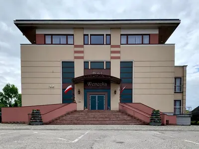 Fasada lub wejście do obiektu Nocowanie Restauracja Wenecka
