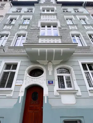 Budynek, w którym mieści się apartament