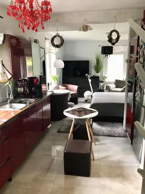 Część wypoczynkowa w obiekcie WYPOSAŻONY apartament przy strumyku w Górach Sowich, Smart TV, Odpocznij w naturze!
