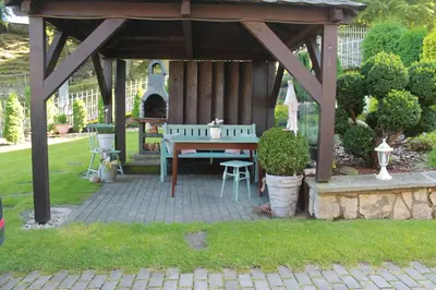Ogród w obiekcie Apartament HANYSEK