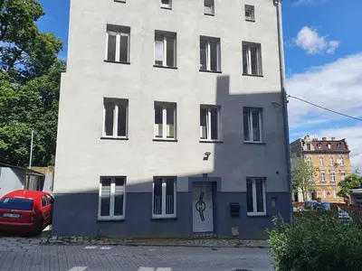 Budynek, w którym mieści się hostel