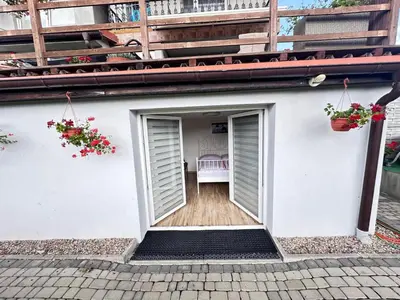 Budynek, w którym mieści się apartament