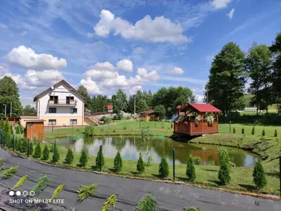 Ogród w obiekcie Nad Cedronem