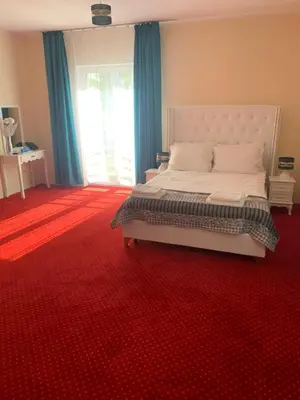 Część wypoczynkowa w obiekcie Hotel i Restauracja Admirał