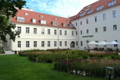Ogród w obiekcie Herbal Hotel Wrocław