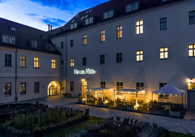 Budynek, w którym mieści się hotel