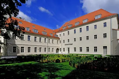 Ogród w obiekcie Herbal Hotel Wrocław