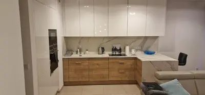 Kuchnia lub aneks kuchenny w obiekcie River Deluxe Atal Towers Apartment