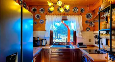 Kuchnia lub aneks kuchenny w obiekcie Karkonosze Domek 8 os Jacuzzi Sauna Basen Podgrzewany Piaskowy Koń