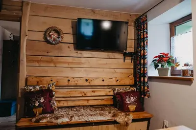 Telewizja i/lub zestaw kina domowego w obiekcie Domek Sienna 1a Czarna Góra