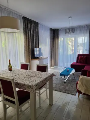 Telewizja i/lub zestaw kina domowego w obiekcie Apartament Czarna Góra NATALIA