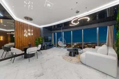 Część wypoczynkowa w obiekcie Apartamenty z Jacuzzi w Sky Tower