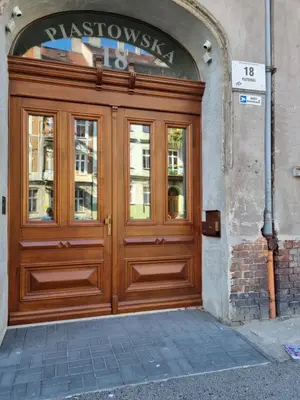 Fasada lub wejście do obiektu Avalon apart 2