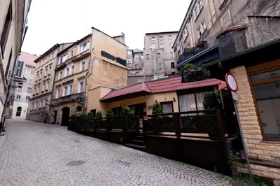 Budynek, w którym mieści się apartament