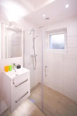 Łazienka w obiekcie Apartamenty Sjesta River blisko centrum, prywatny parking, dodatkowy bezplatny parking w centrum miasta