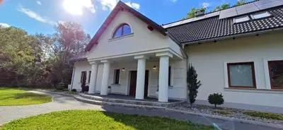 Budynek, w którym mieści się apartament