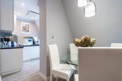 Kuchnia lub aneks kuchenny w obiekcie Nowoczesny apartament Gliwice - 200 metrów od rynku