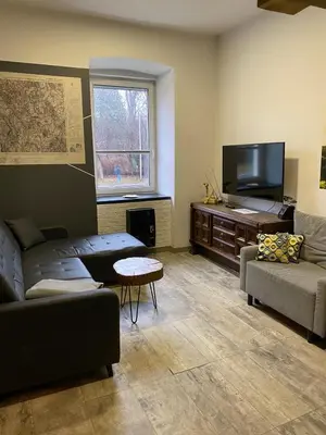 Telewizja i/lub zestaw kina domowego w obiekcie Apartament Wrocławska blisko zamku Książ