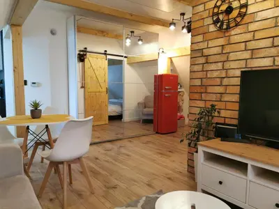 Telewizja i/lub zestaw kina domowego w obiekcie Apartament ALPa Kudowa Zdrój
