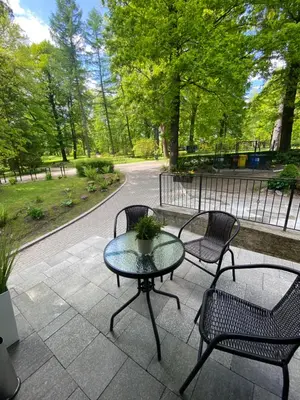 Ogród w obiekcie Apartament Zdrój Lądek