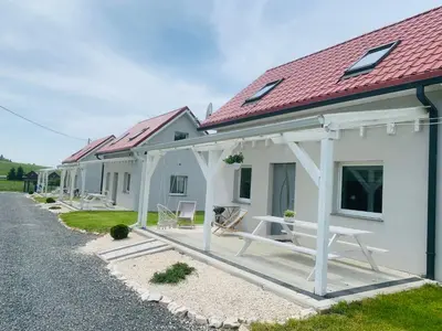 Budynek, w którym mieści się dom w stylu alpejskim