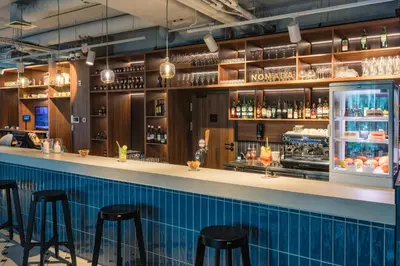 Hol lub bar w obiekcie Arche Hotel Wrocław Airport