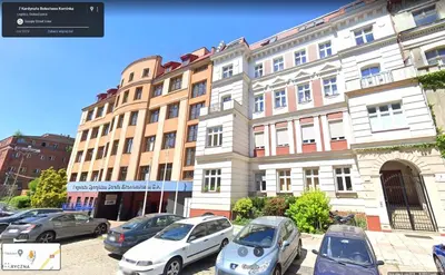 Budynek, w którym mieści się apartament