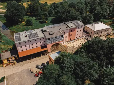 Budynek, w którym mieści się hotel