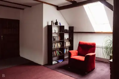 Biblioteka in country house