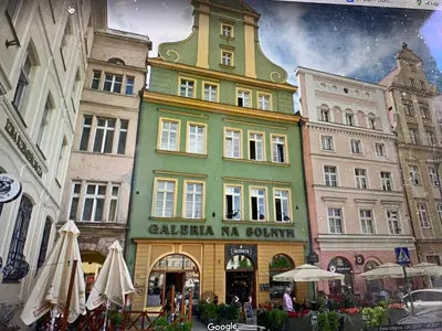 Budynek, w którym mieści się apartament