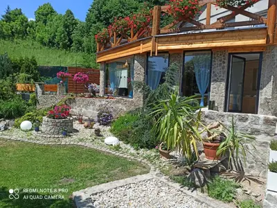 Ogród w obiekcie Apartamenty Sowianka